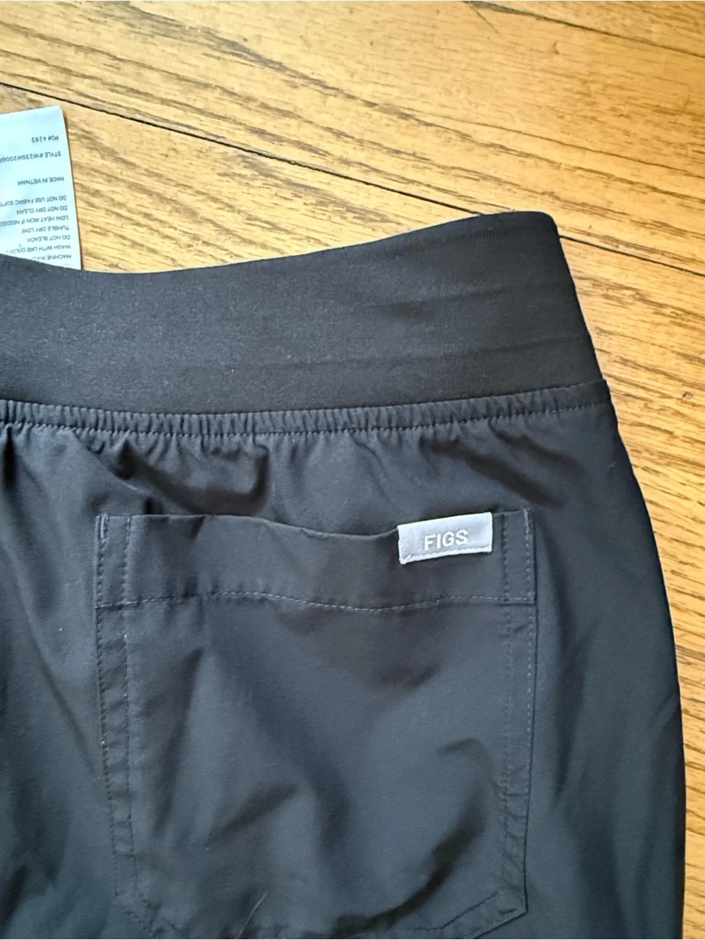 FIGS Yola Technical Collection Black Straight Skinny Scrub Pants Size Small - Picture 4 of 4